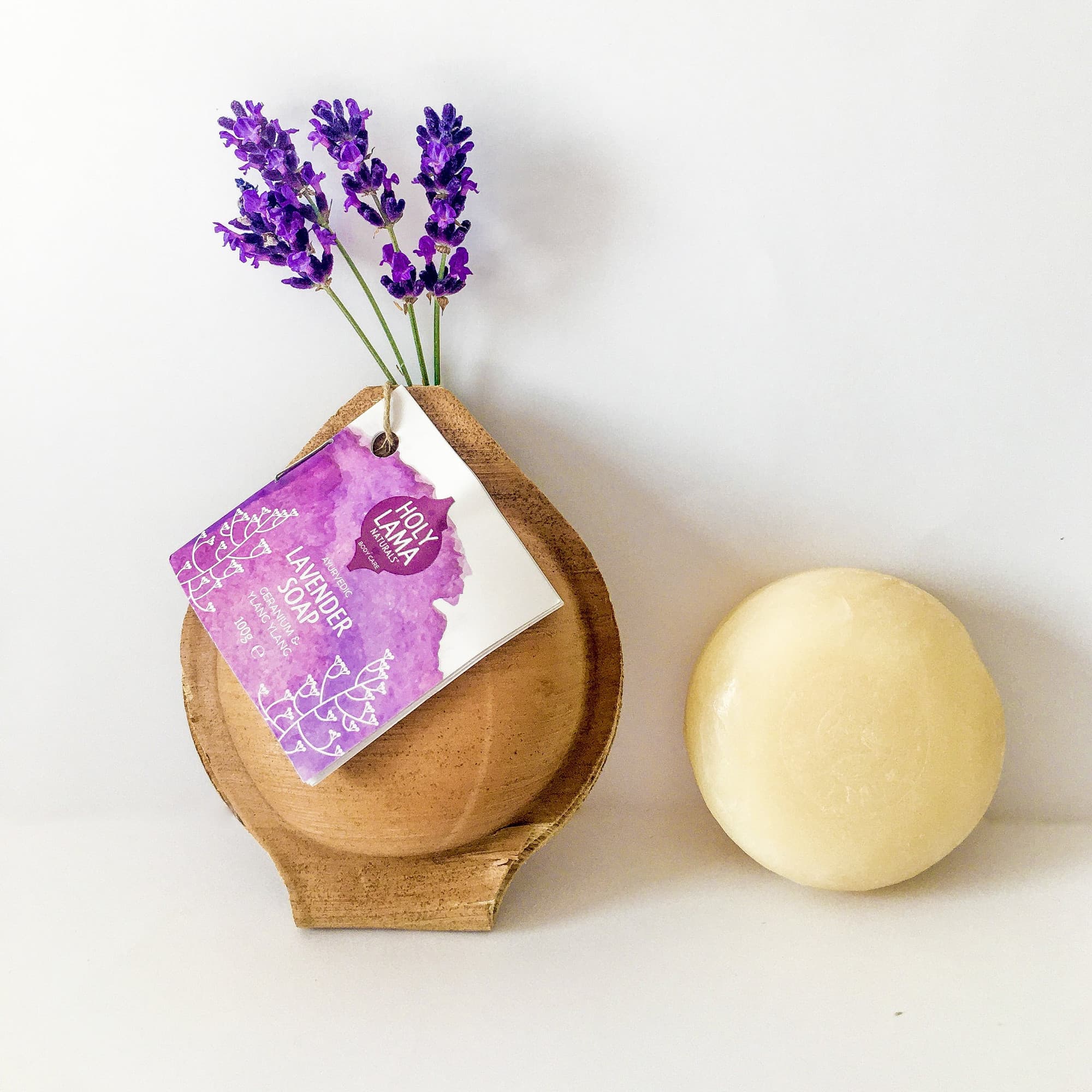Seife mit Lavendel im Palmblatt – Holy Lama 100 g